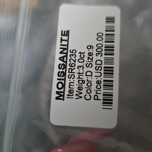 Elegant Silver Diamond Ring Size 9 - Picture 14 of 14